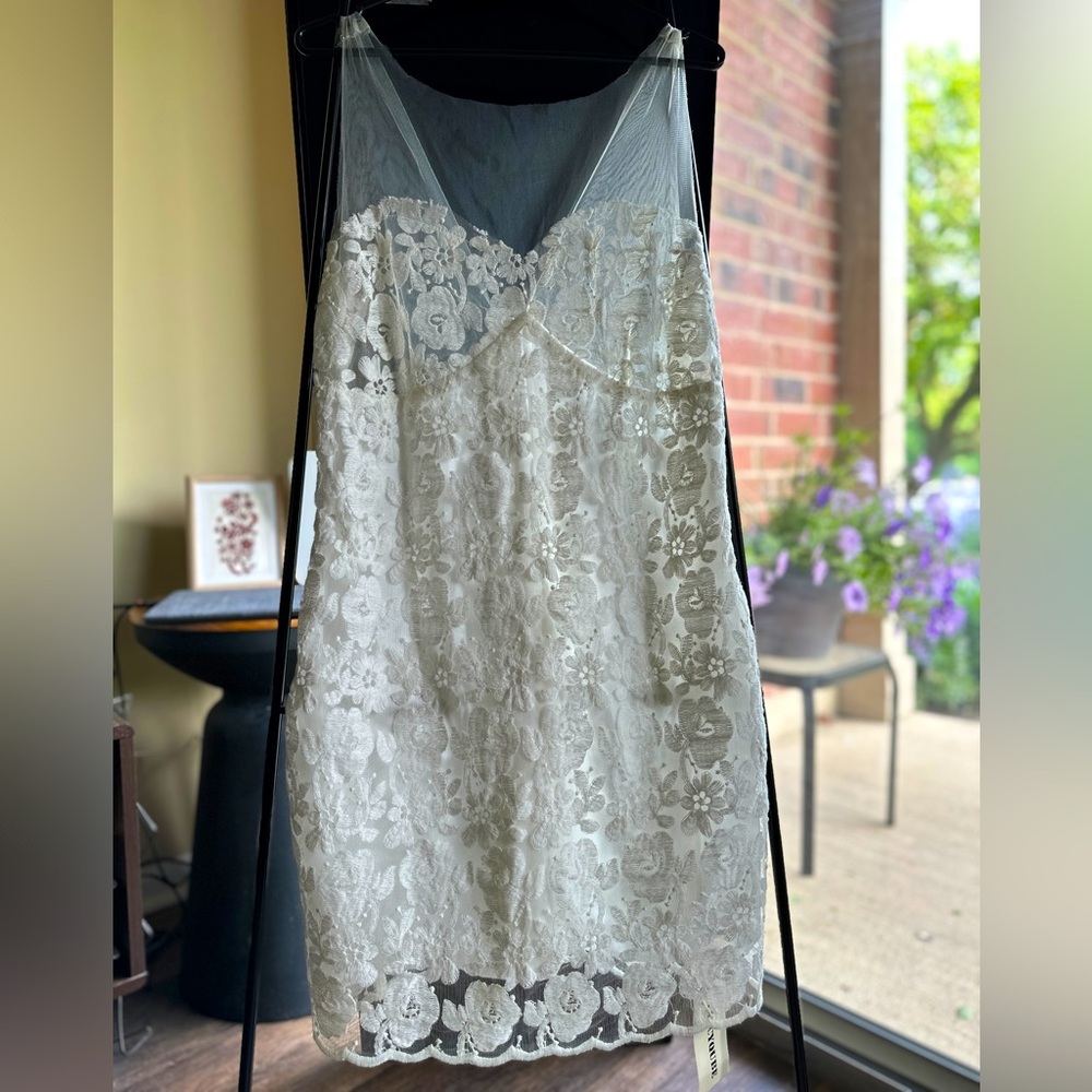 Elegant Lace Midi Dress in White